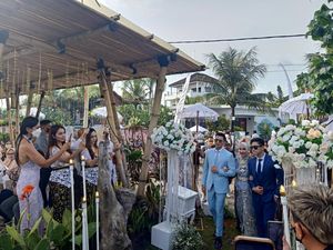 Kenangan Bupati Jembrana Saat Hadiri Pernikahan Venna-Ferry Kenangan Bupati Jembrana Saat Hadiri Pernikahan Venna-Ferry