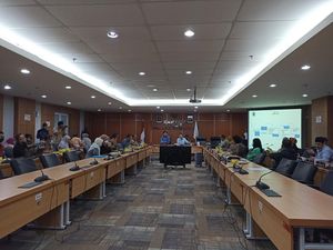 Pemprov DKI Vs Komisi E DPRD Debat Panas gegara Anggaran Alkes Didrop Pemprov DKI Vs Komisi E DPRD Debat Panas gegara Anggaran Alkes Didrop