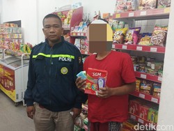 Pengamen di Batam Nekat Curi Susu dari Alfamart untuk Bayinya