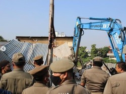 Puluhan Rumah Terdampak Proyek Sodetan Ciliwung Digusur!