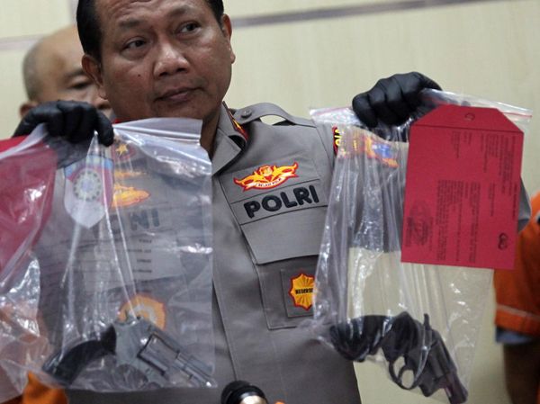 Polisi Tunjukkan Barbuk Perampokan Rumdin Wali Kota Blitar