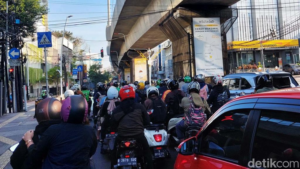 Potret Padatnya Jalan di Jakarta yang Mau Berbayar hingga Rp 19.000