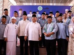 Prabowo Sumbang Mobil untuk Remaja Masjid, Ustaz Dasad Latif Sambut Baik