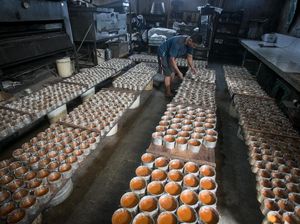 UMKM di Solo Produksi 1.200 Kue Keranjang Per Hari