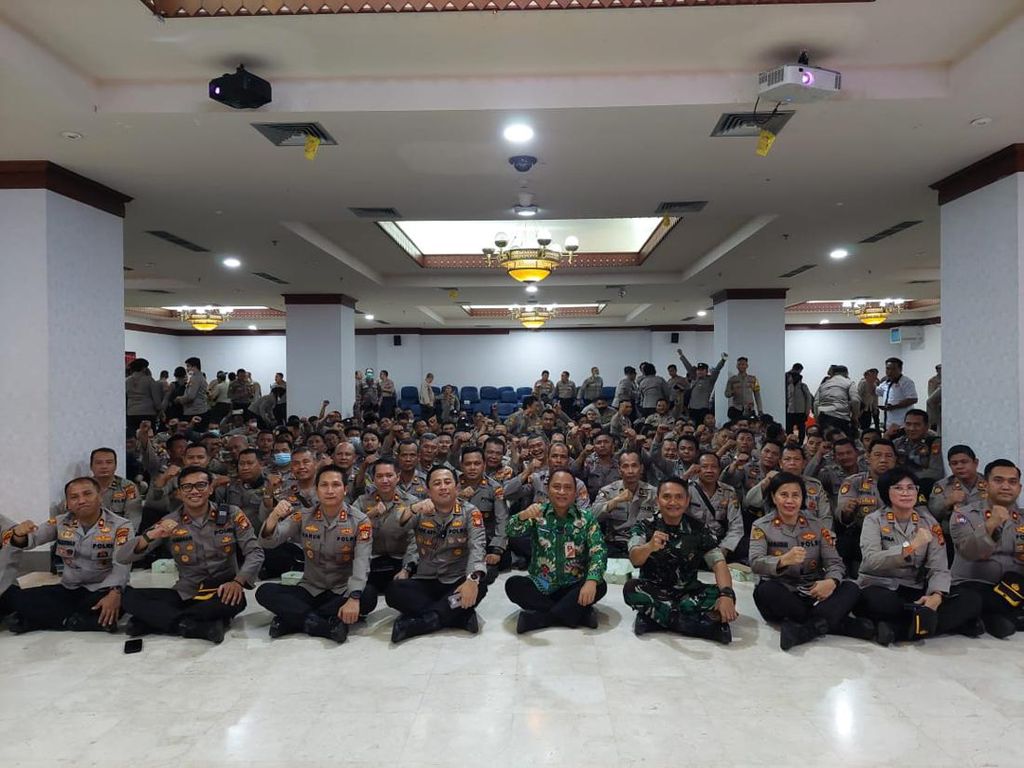 Polres Jaksel Kukuhkan 580 Polisi RW, Ini Tugasnya Polres Jaksel Kukuhkan 580 Polisi RW, Ini Tugasnya