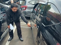 Sopir Taksi Online Lapor Polisi Usai Mobil Dibaret Pak Ogah di Depok
