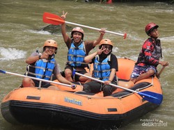 Rafting Seru Menaklukkan Sungai Elo, Berani Tidak?