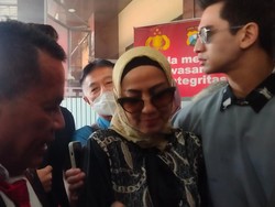 Venna Melinda Ngaku Dibekap-Ditindih Ferry Irawan, Hidung Patah-Rusuk Rusak