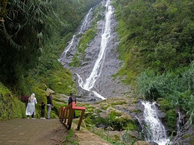Menikmati Indahnya Air Terjun Sikarim, Wisata Alternatif Dieng