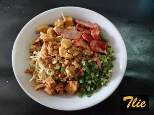 5 Rekomendasi Bakmi Babi Pendatang Baru yang Dapat Gelar Tirta Lie Approved