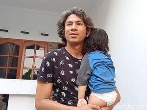 5 Artis Ini Tak Lagi Nongol di TV, Hidupnya Berubah Drastis! 5 Artis Ini Tak Lagi Nongol di TV, Hidupnya Berubah Drastis!