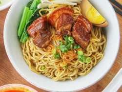 5 Tempat Makan Ini Punya Bakmi Ayam dan Bakmi Babi Enak di BSD 5 Tempat Makan Ini Punya Bakmi Ayam dan Bakmi Babi Enak di BSD