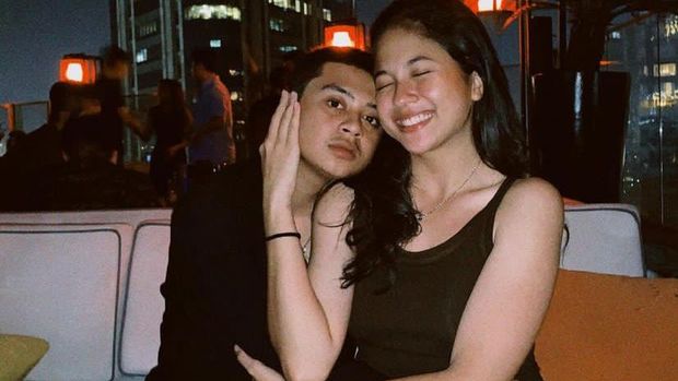 Bastian Steel dan Sitha Marino Bastian Steel dan Sitha Marino