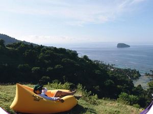 Berburu Spot Foto Instagramable di Bukit Guungan Candidasa