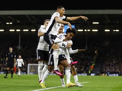 Tim tuan rumah unggul di babak pertama lewat gol Willian. Peter Cziborra/Action Images/Reuters  