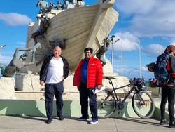 2 Orang India Pecahkan Rekor Keliling Dunia dalam 3 Hari