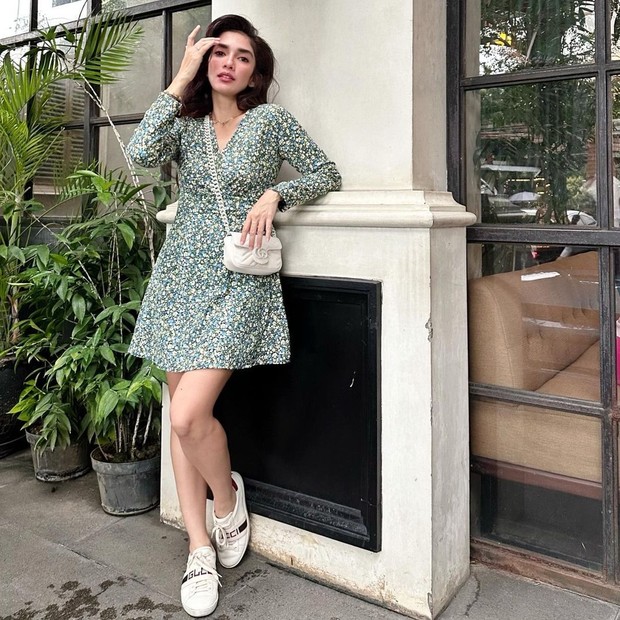 Gaya fashion Ussy Sulistiawaty