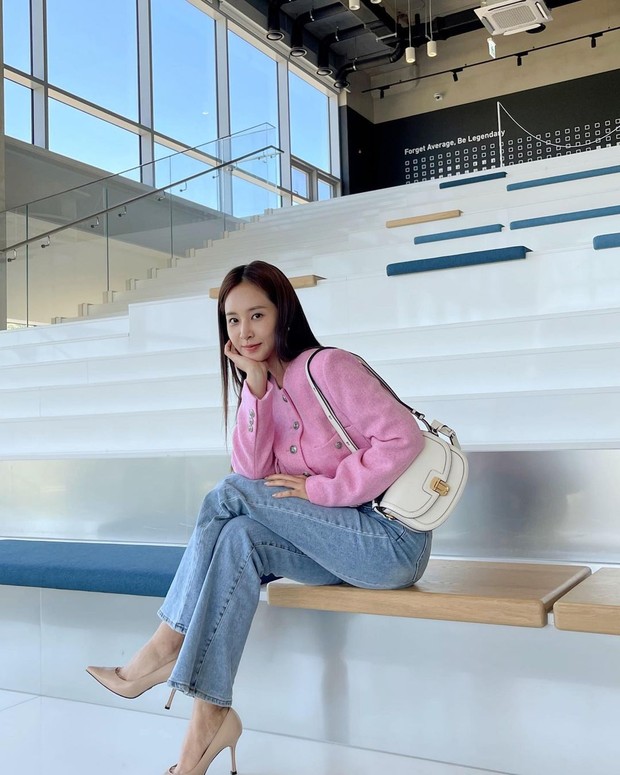 Gaya kasual ala Yuri SNSD. Foto: Instagram.com/yulyulk Gaya kasual ala Yuri SNSD. Foto: Instagram.com/yulyulk