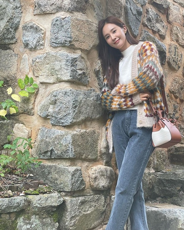 Gaya kasual ala Yuri SNSD. Foto: Instagram.com/yulyulk Gaya kasual ala Yuri SNSD. Foto: Instagram.com/yulyulk