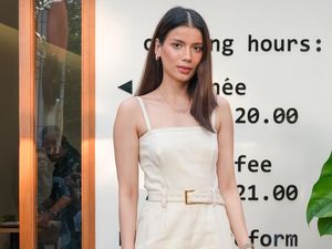 Gaya Sabrina Chairunnisa Saat Buka Cabang Kedua Bisnis Salonnya Gaya Sabrina Chairunnisa Saat Buka Cabang Kedua Bisnis Salonnya