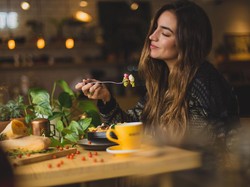 Cara Menghitung BMR, Manfaat, dan Faktor yang Mempengaruhinya