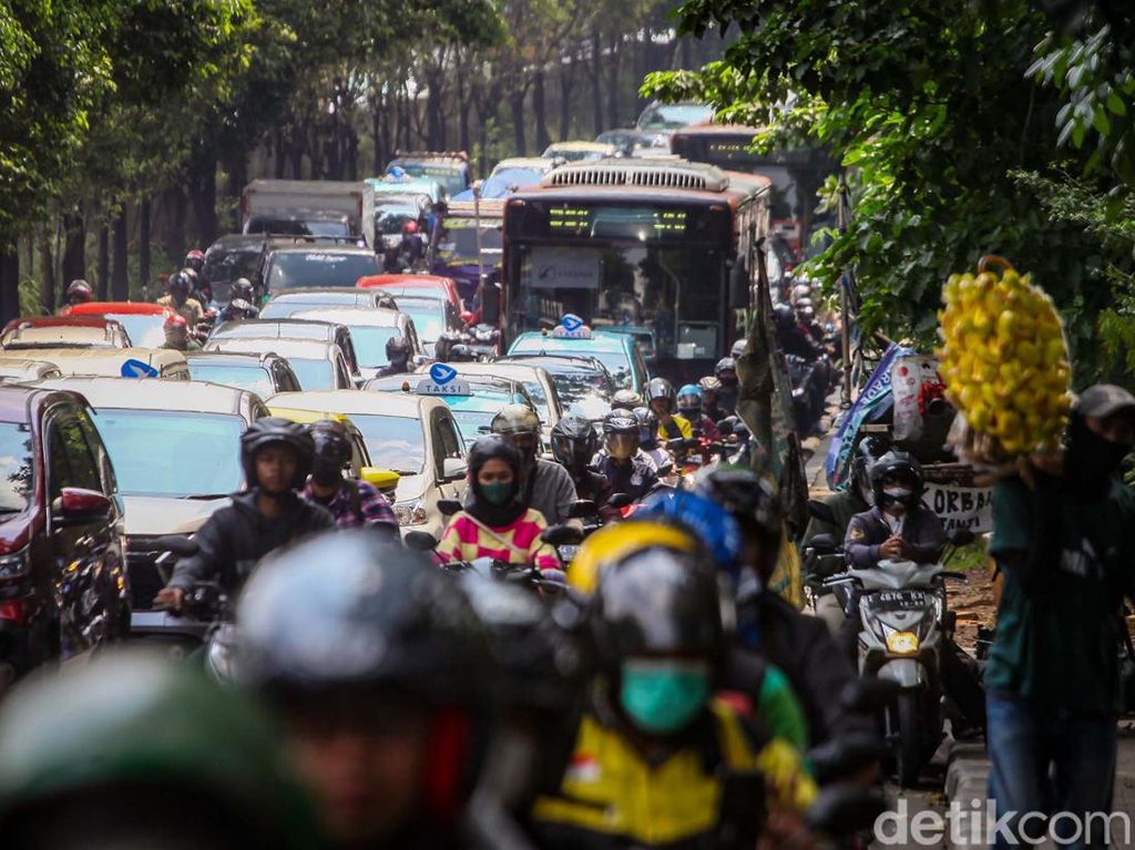 5 Fakta Kecelakaan Maut Picu Macet Panjang Jl TB Simatupang 5 Fakta Kecelakaan Maut Picu Macet Panjang Jl TB Simatupang