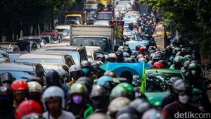 Ampuunn... Jalan TB Simatupang Jaksel Macet Banget