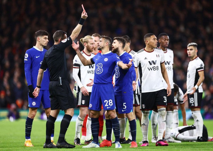 Joao Felix, Tete LONDON, ENGLAND - JANUARY 12: David Coote shows a red card to Joao Felix of Chelsea (not pictured) during the Premier League match between Fulham FC and Chelsea FC at Craven Cottage on January 12, 2023 in London, England. (Photo by Clive Rose/Getty Images)