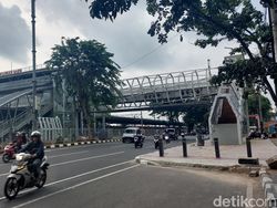 JPO Klender Baru Belum Kelar, Tukang Tak Lagi Terlihat Sejak Akhir 2022