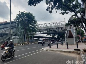 JPO Klender Baru Belum Kelar, Tukang Tak Lagi Terlihat Sejak Akhir 2022