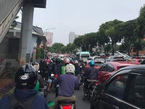 Lalu Lintas Jl TB Simatupang Jaksel Macet Parah Pagi Ini