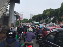 Lalu Lintas Jl TB Simatupang Jaksel Macet Parah Pagi Ini