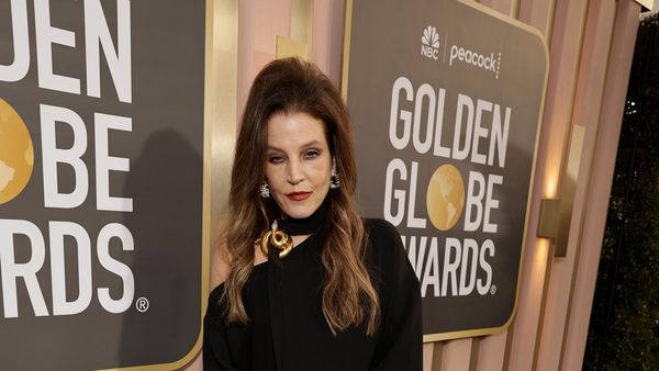 Gaya Lisa Marie Presley Bergaun Hitam di Golden Globes 2 Hari Sebelum Wafat