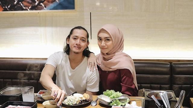 Melody Prima dan Suami Melody Prima dan Suami