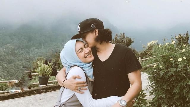 Melody Prima dan Suami Melody Prima dan Suami