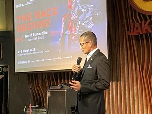 Sandiaga Uno Imbau Masyarakat ke WSBK Jangan Cuma Nonton, Tapi Belanja