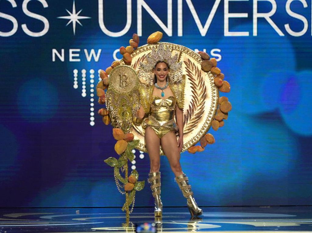 7 Potret Miss El Salvador Viral Pakai Kostum Bitcoin di Miss Universe 2022