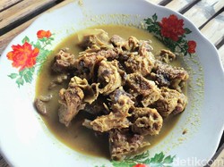 Rumah Makan Palekko Populer di Sidrap Raup Rp 50 Juta per Hari