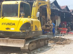 Warga Keluhkan Lamanya Pengerjaan Got Antibanjir Pondok Bambu Dekat KBT