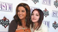 8 Foto Priscilla Presley, Eks Istri Elvis Ditinggal Anak & Cucu Selamanya