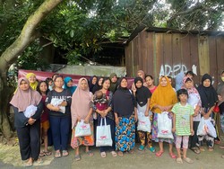 Relawan Milenial Ganjar Gandeng Anak Muda Tanam Pohon di Bekasi