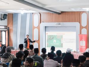 Shopee Barokah Targetkan Edukasi Bisnis Digital ke 1.000 Santri Shopee Barokah Targetkan Edukasi Bisnis Digital ke 1.000 Santri