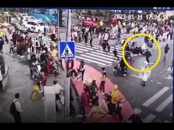 Horor Pengemudi Maut Tabrak Kerumunan di China, 5 Tewas