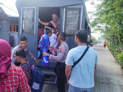 Banjir Kudus Berangsur Surut, Warga Mulai Pulang Usai 2 Pekan Mengungsi