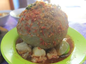 Gokil! Bakso Raksasa di Subang Ini Beratnya 1 hingga 5 Kilogram Gokil! Bakso Raksasa di Subang Ini Beratnya 1 hingga 5 Kilogram
