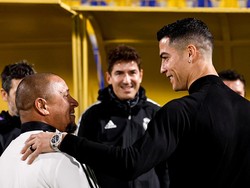 Ronaldo bertemu dengan mantan pelatihnya, Carlo Ancelotti, serta sesama legenda Real Madrid, Roberto Carlos. (Foto: dok. Real Madrid)