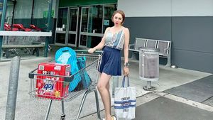 Intip Gaya Liburan Femmy Permatasari Setelah Oplas, Makin Pede Bak ABG