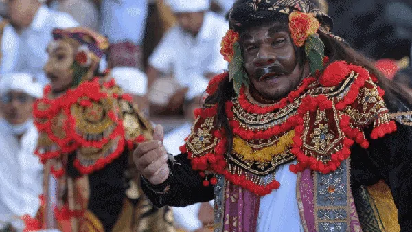 Foto-foto Perayaan Hari Raya Kuningan di Berbagai Wilayah Indonesia