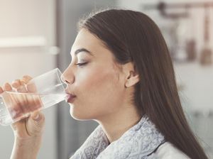 Tips Memenuhi Kebutuhan Minum 8 Gelas saat Berpuasa Tips Memenuhi Kebutuhan Minum 8 Gelas saat Berpuasa