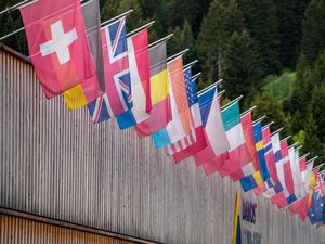 KTT Davos Tahun Ini Didominasi Isu Krisis Iklim dan Perang Ukraina KTT Davos Tahun Ini Didominasi Isu Krisis Iklim dan Perang Ukraina
